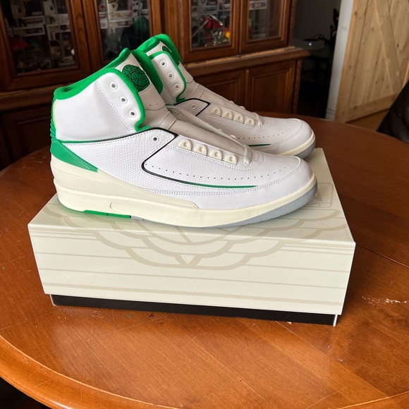 Jordan 2 retro Lucky Green.  Brand new dead stock - Picture 4 of 5